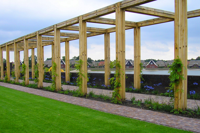 LTL Woodproducts help u bij het construeren van uw stijlvolle buitenruimte.